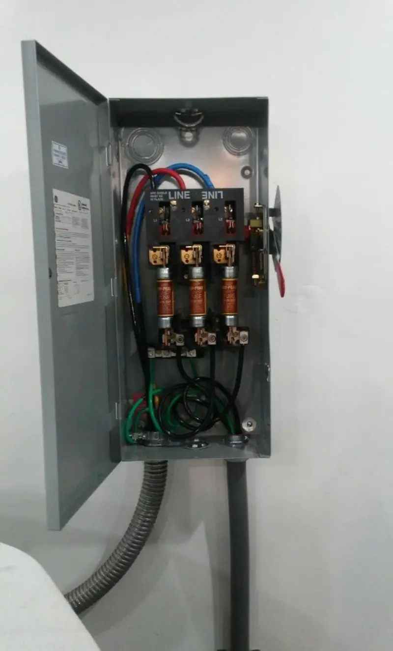 Three-phase disconnect switch installed for Electrical Wiring & Rewiring in Rancho Calaveras